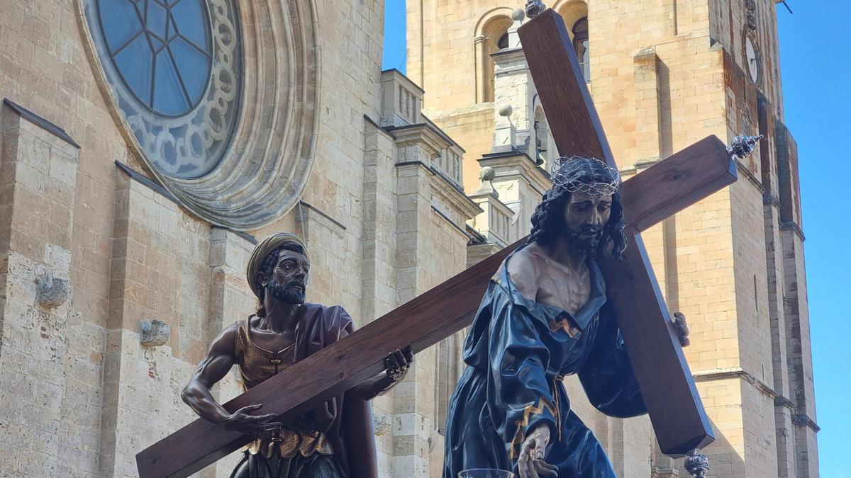 GALERÍA | Toro se rinde ante la procesión de Jesús Nazareno y Ánimas de la Campanilla