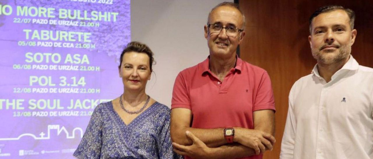 Juan González con María Baltar y Hugo Pérez, ayer.   // D.P.