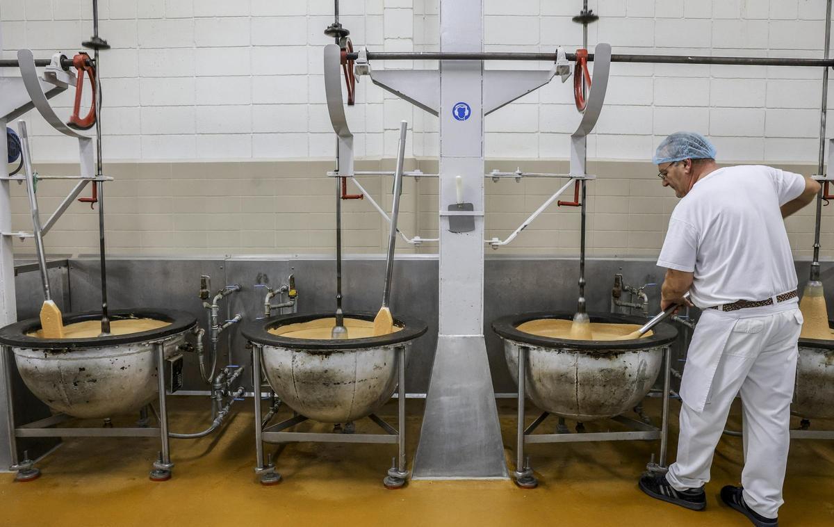 Elaboración de turrón en una empresa de Xixona.