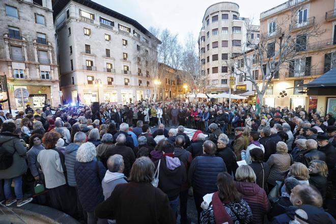 Medio millar de personas se manifiesta en Palma contra el ataque de Estados Unidos e Israel a Irán