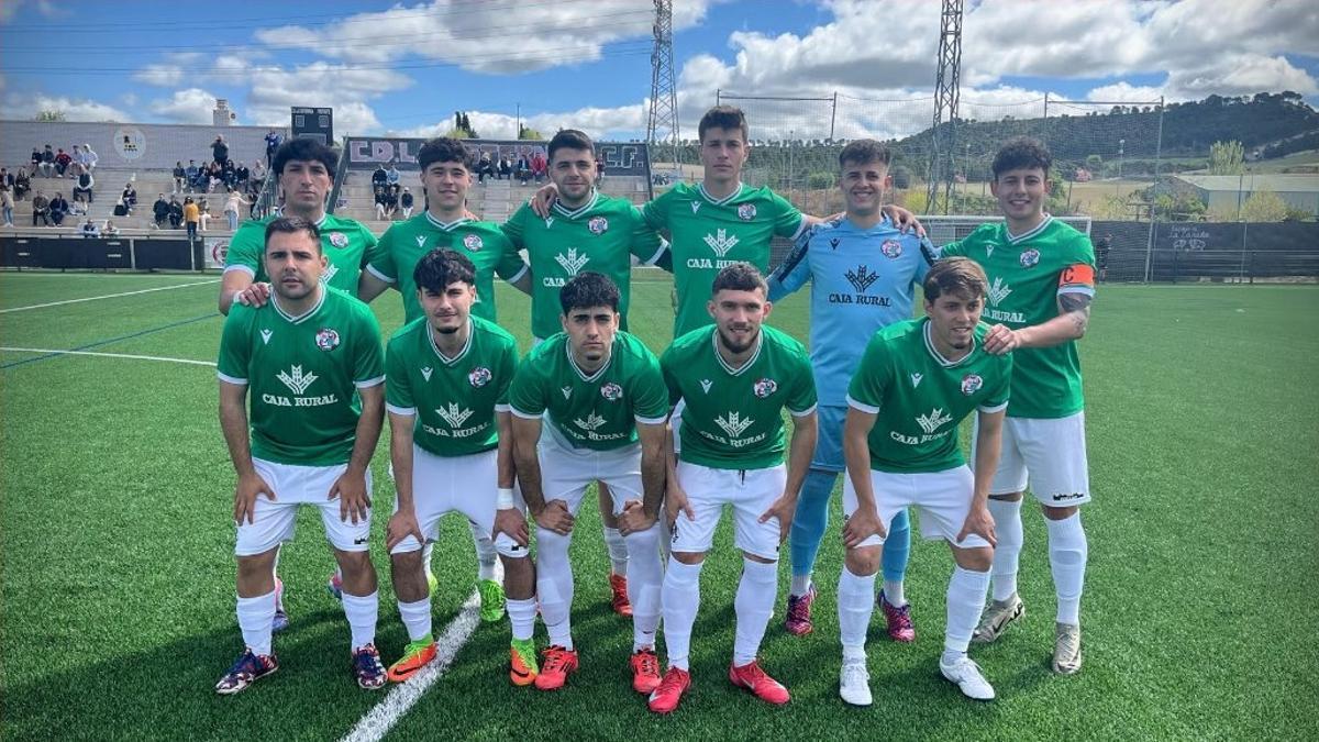 Formación del Zamora CF "B" en campo de La Cistérniga.
