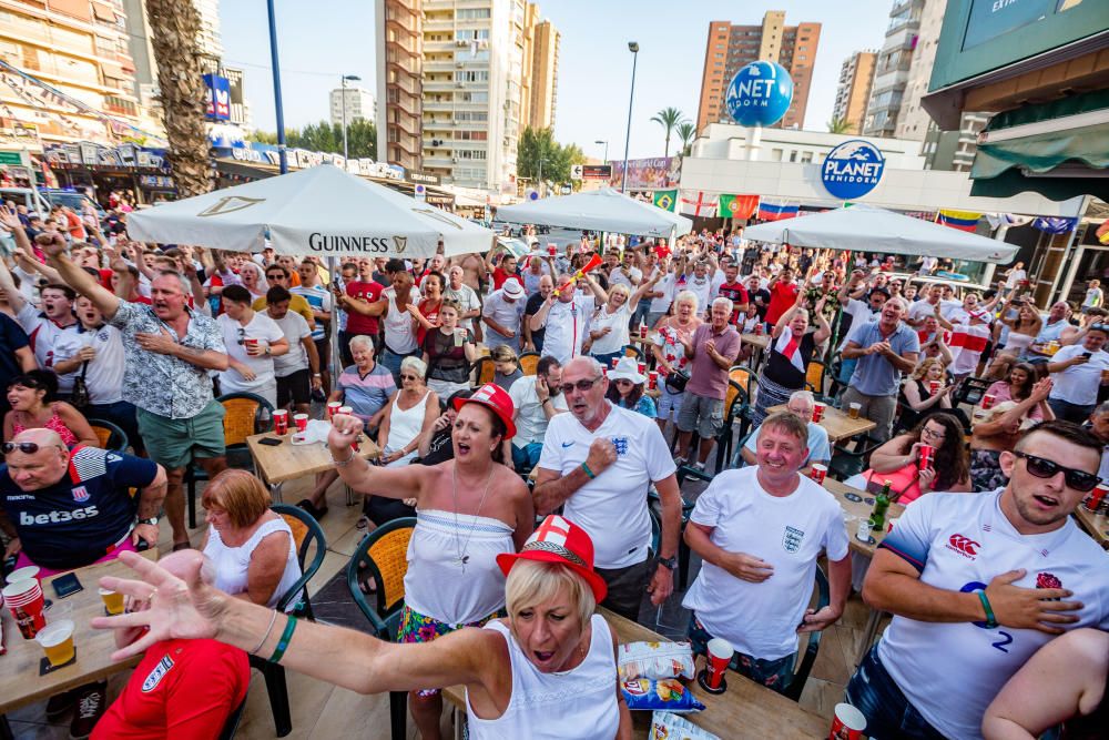 La afición inglesa vibra en Benidorm