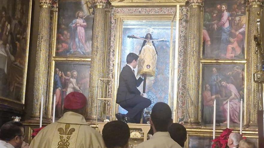 Veneración al Cristo de los Milagros