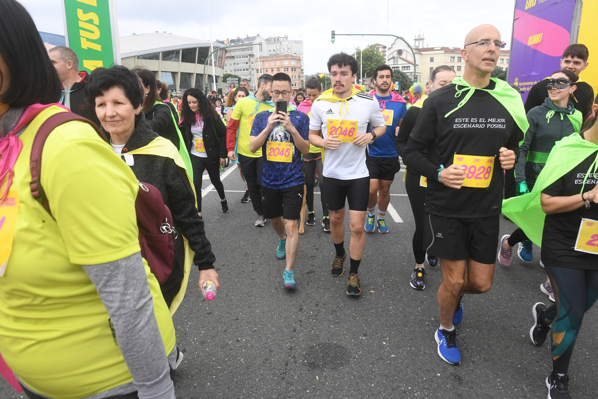 La carrera RUNKI, promovida por ENKI y Fundación Adcai inunda las calles de A Coruña con sus capas de superhéroes