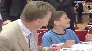 L’exentrenador del FC Barcelona, Louis van Gaal, va compartir taula amb Jordi Alba quan aquest jugava a l’Infantil B del Barça.
