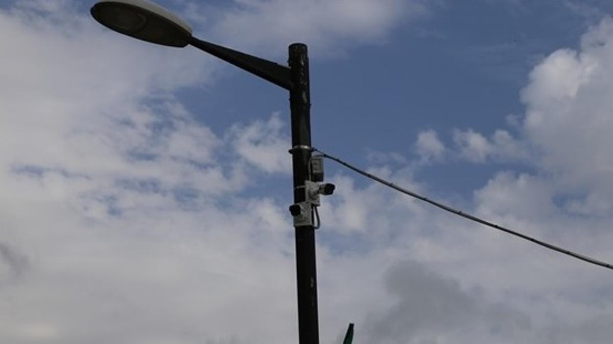 Una de las cámaras instaladas en Mequinenza.