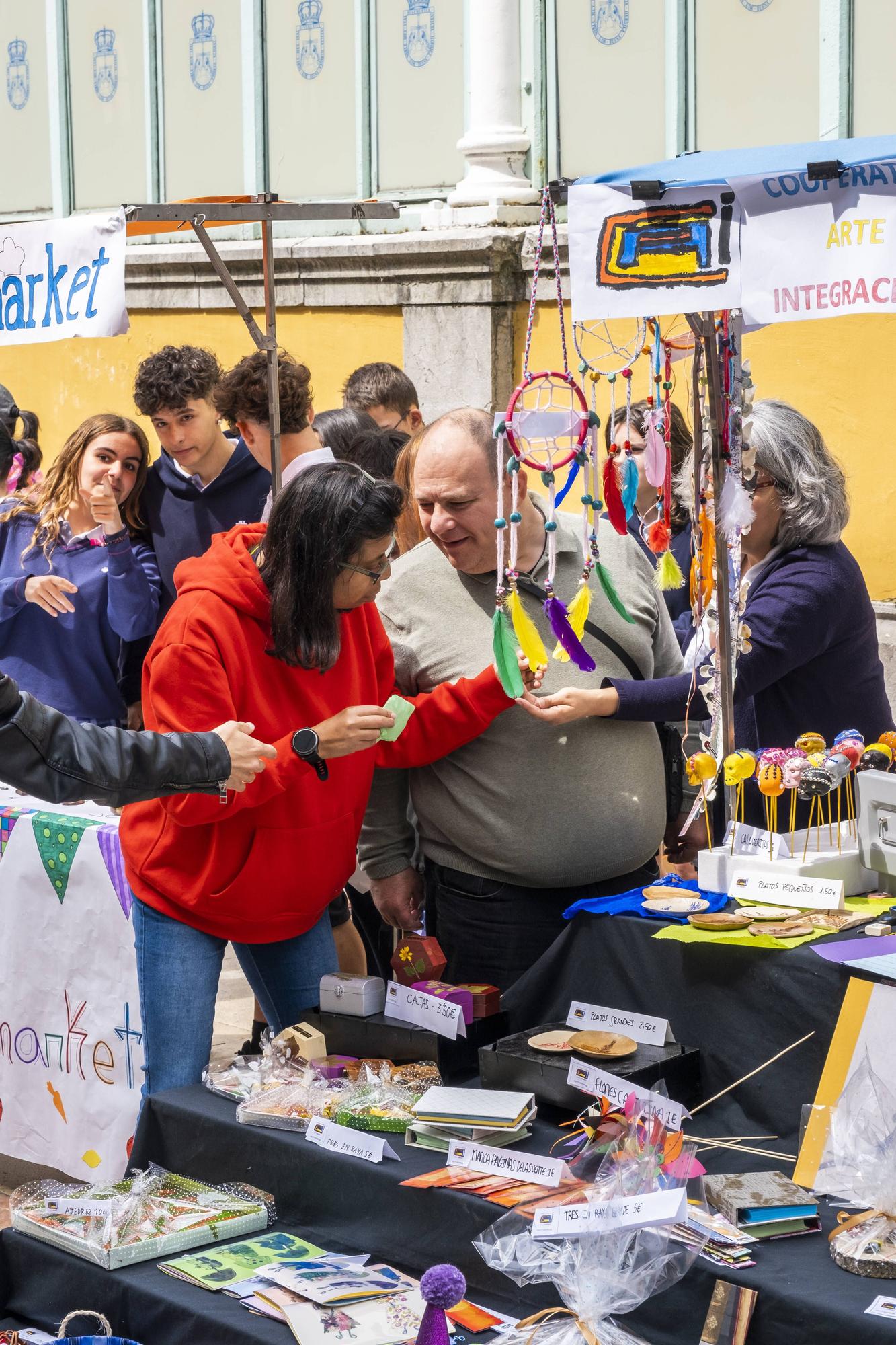 En imágenes: Mercados de Cooperativas y Asociaciones Educativas Asturianas en el Fontán