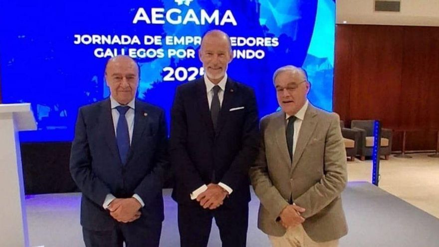 Kyril de Bulgaria, en el centro, junto a los líderes de Aegama. |  FDV