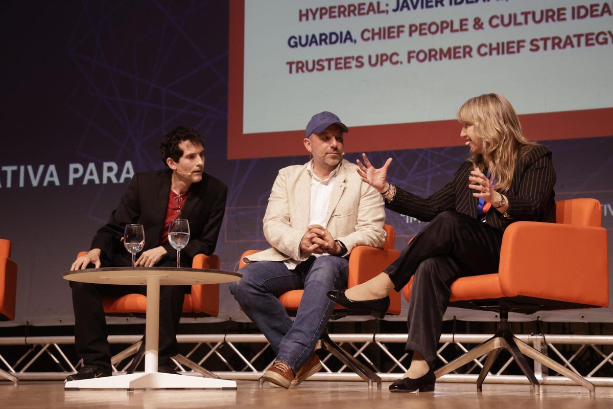 De izquierda a derecha, Javier Ideami, Sergi Sagás y Montse Guardia