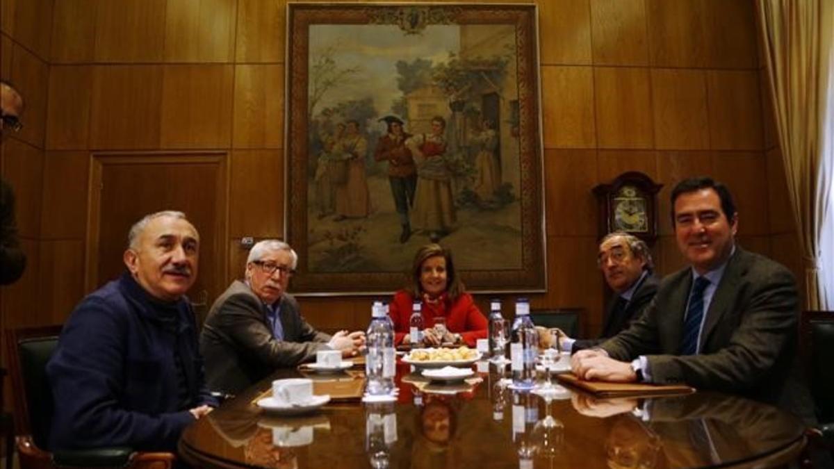 Fátima Bañez se reune con los líderes sindicales Toxo y Alvarez y Garamendi y Rosell en la sede del Ministerio de Empleo
