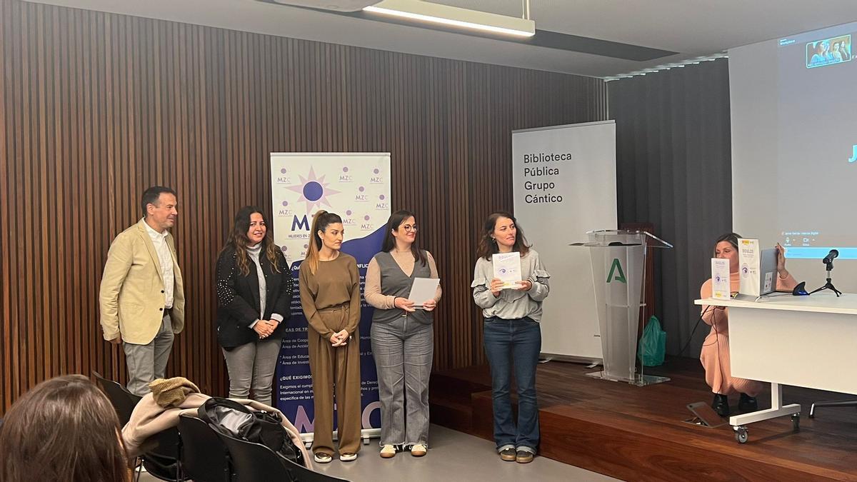 Presentación de los resultados de Mujeres en Zona de Conflicto en la Biblioteca Cántico.
