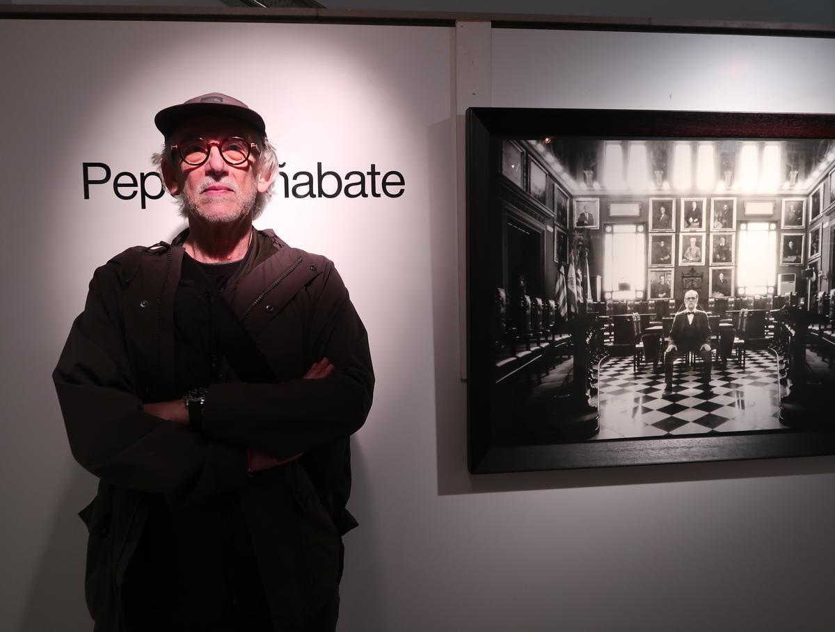 Pepe Cañabate ante una de sus obras en Can Jeroni.