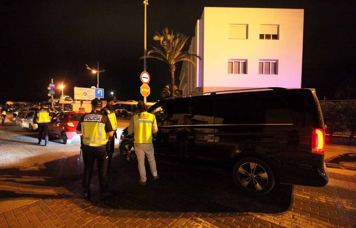 Macrodispositivo policial contra los taxis pirata en Ibiza