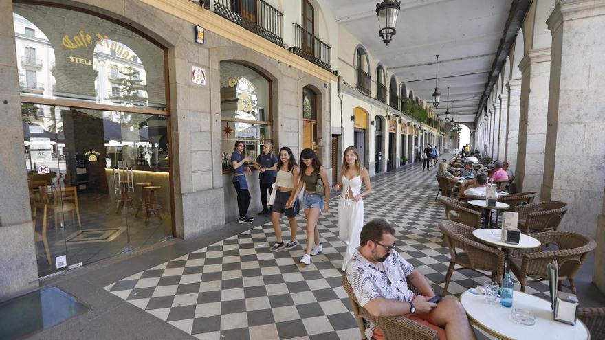 L’històric Cafè Royal de la plaça Independència de Girona canvia de mans