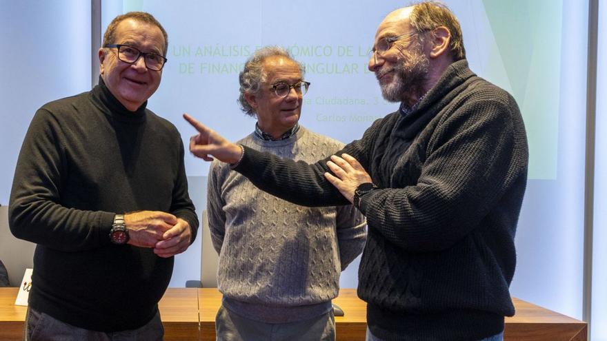 Por la izquierda, Pedro Sánchez Lazo, Carlos Monasterio y Javier Suárez Pandiello. | David Cabo