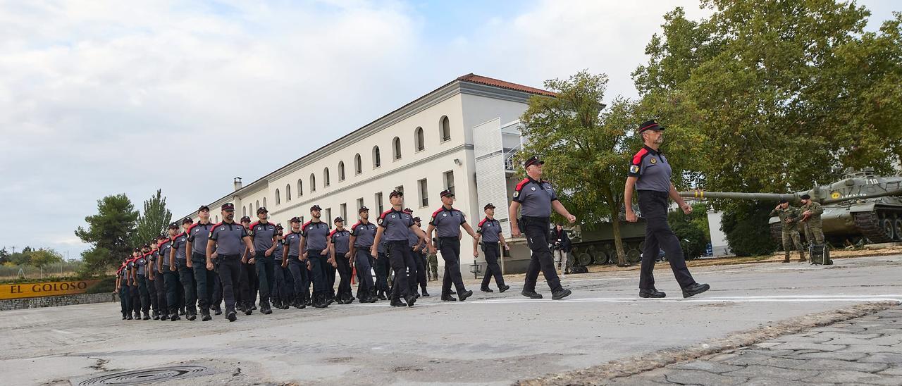 Ensayo de la Policía Canaria para el desfile del 12 de octubre en Madrid