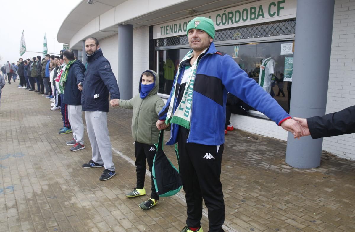 La afición cordobesista fuera y dentro del campo