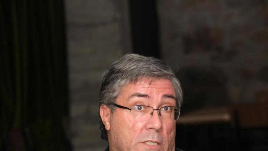 El presidente de la Plataforma pola Defensa da Sanidade Pública en Forcarei, Vicente Carballal. // Bernabé / Cris M.V.