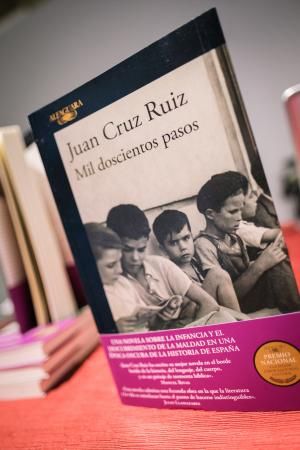 Presentación del libro de Juan Cruz Ruiz 'Mil doscientos pasos'
