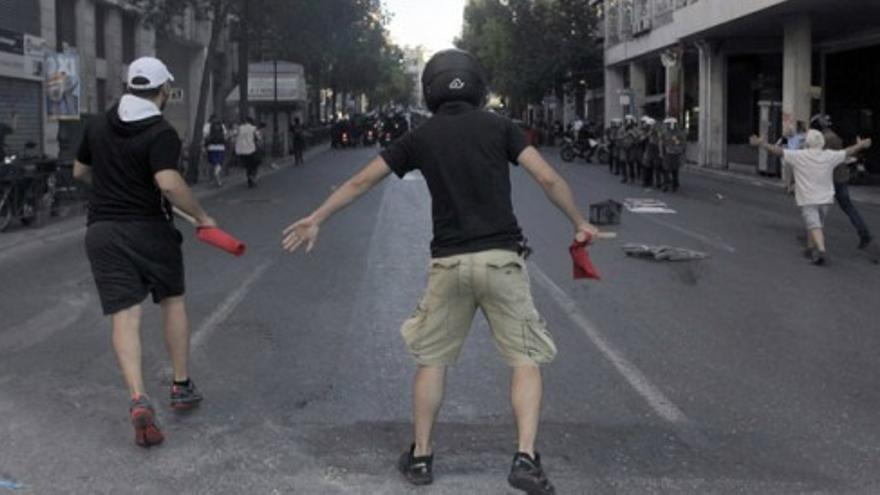 Disturbios en Atenas durante la manifestación del 'no'