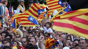 Los manifestantes ondean ’estelades’ en Berga.