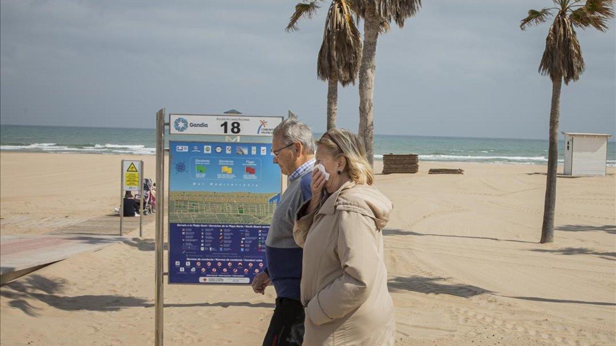 Primeros confinamientos en la costa mediterránea por la llegada de turistas madrileños