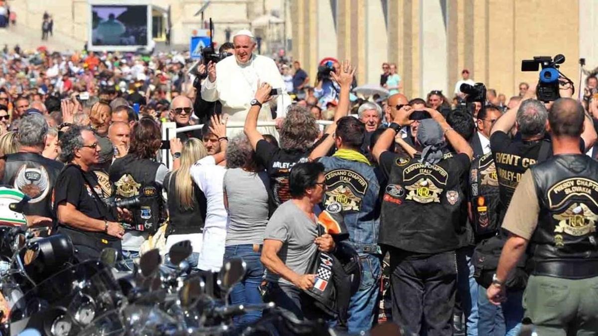 El Papa Francisco ya recibió, en el 2013, la visita de una delegación de la firma de motos Harley Davidson.
