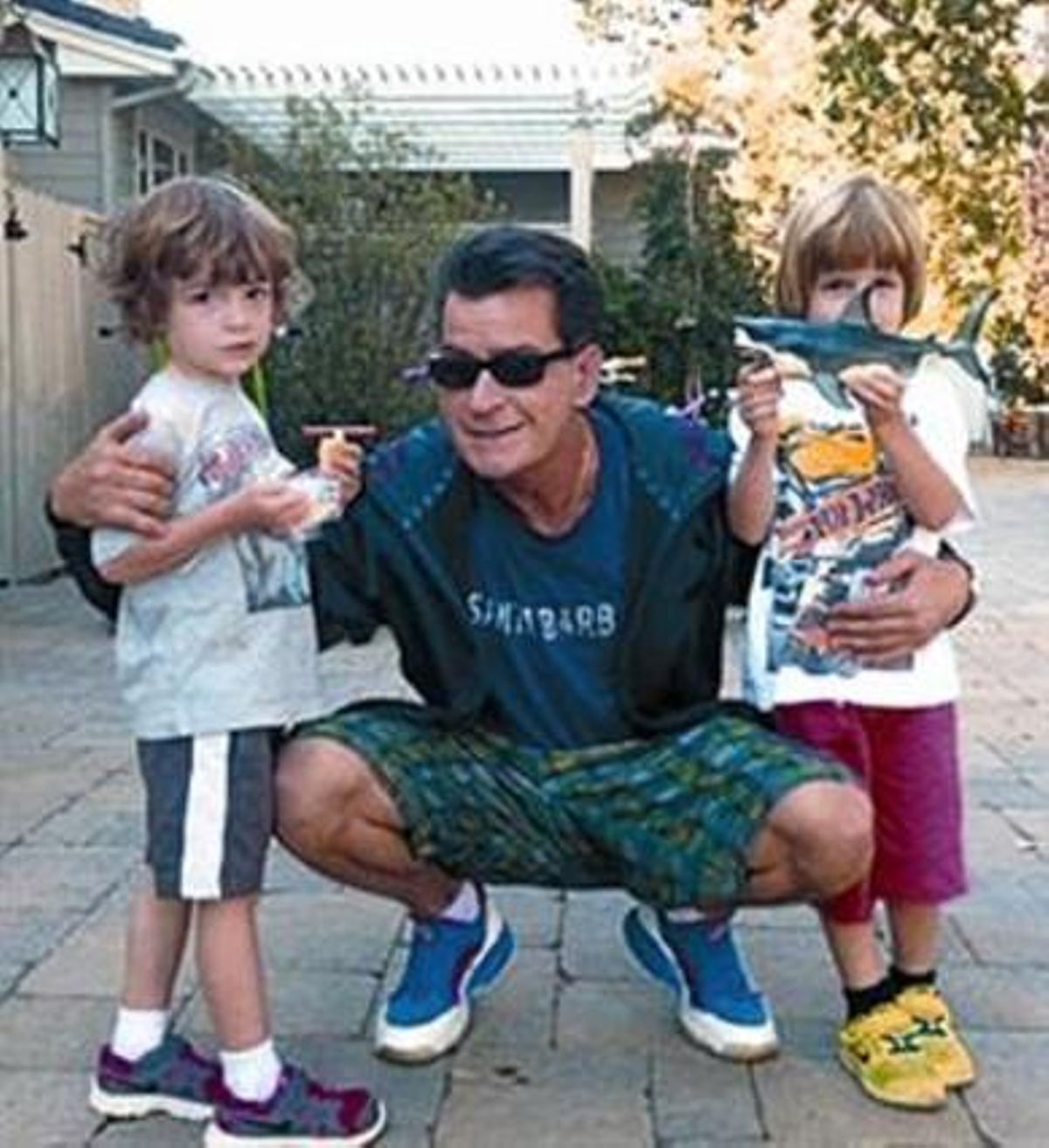 Charlie Sheen sestrena com a avi duna nena_MEDIA_1 Charlie Sheen sestrena com a avi duna nena_MEDIA_1