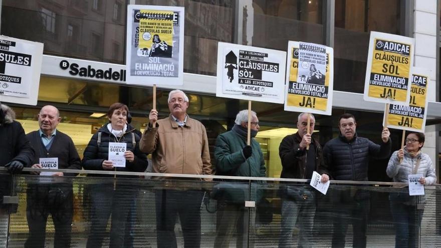 Casi dos de cada tres españoles admite lagunas en sus conocimientos financieros