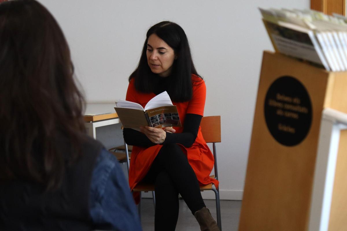 Club de lectura de nivell bàsic de català a la Biblioteca Ana Maria Moix