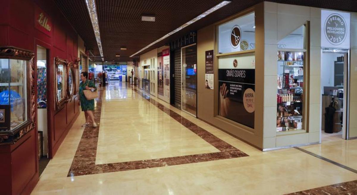 Centro Comercial Camelias