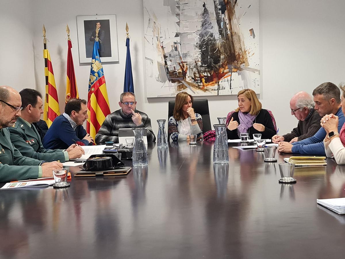 Reunión de coordinación celebrada este miércoles en Xixona entre el Ayuntamiento, Tráfico, Guardia Civil y Subdelegación del Gobierno