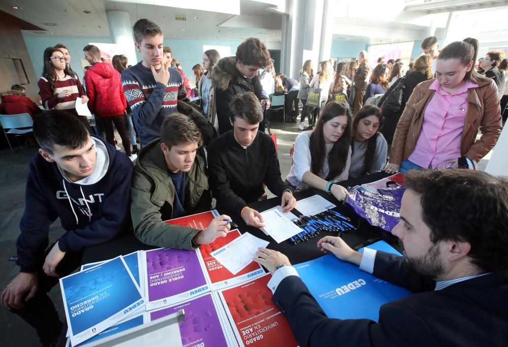 Treinta y cinco universidades echan sus redes en Vigo