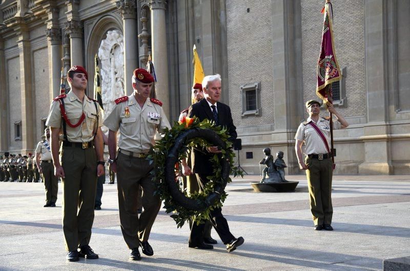 Retreta militar y homenaje a los caídos por España