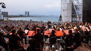 Más de 30.000 personas vibran en el segundo día de Clàssica a la Platja en la Barceloneta