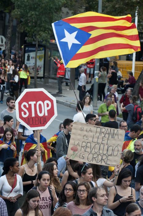 Manifestació històrica a Girona per rebutjar la violència policial l'1-O