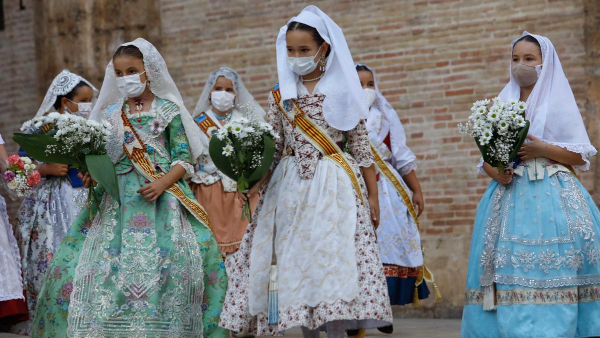 Búscate en el segundo día de Ofrenda por la calle del Mar (entre las 18.00 y las 19.00 horas).