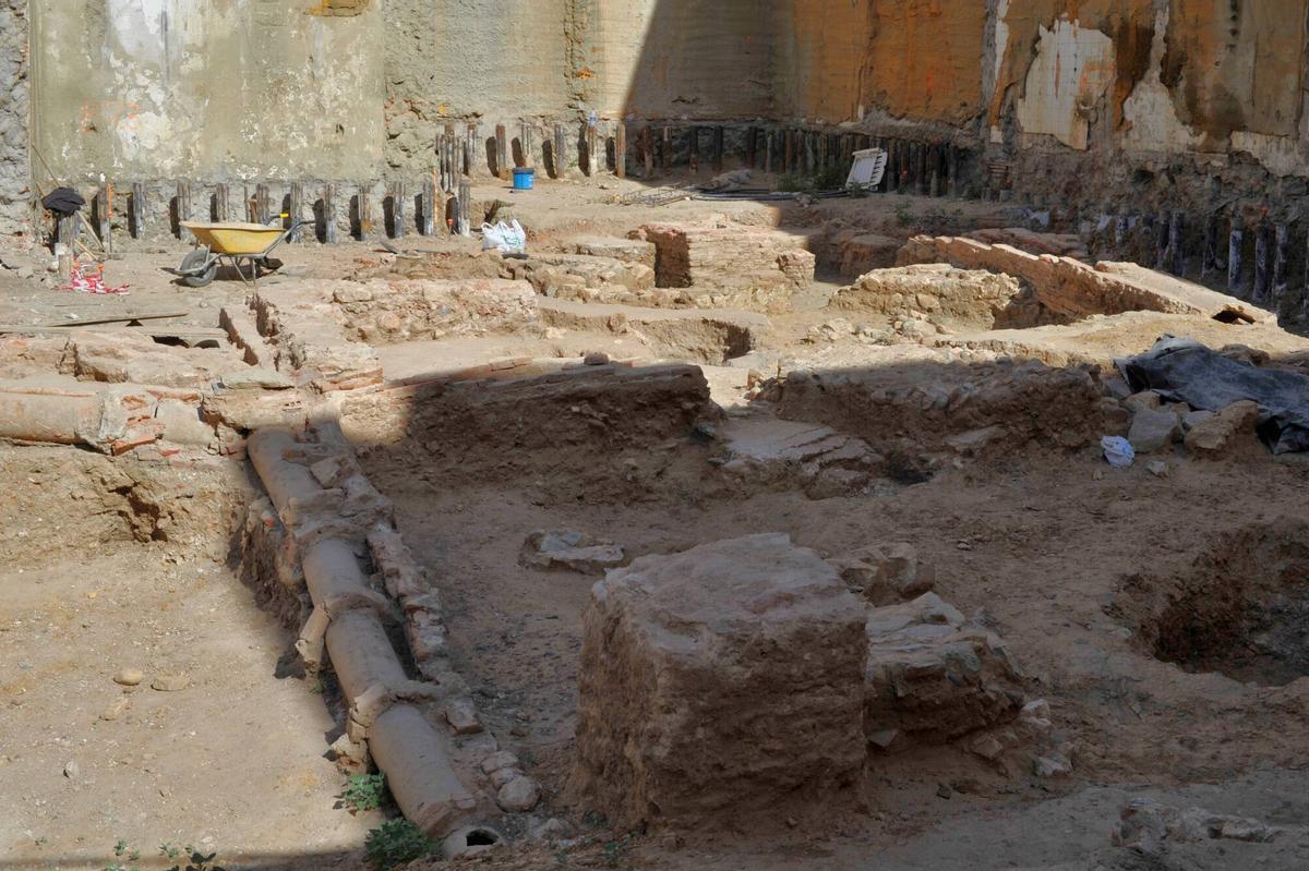 Restos arqueológicos encontrados durante unas obras en Badajoz, concretamente en la calle Cristóbal Oudrid