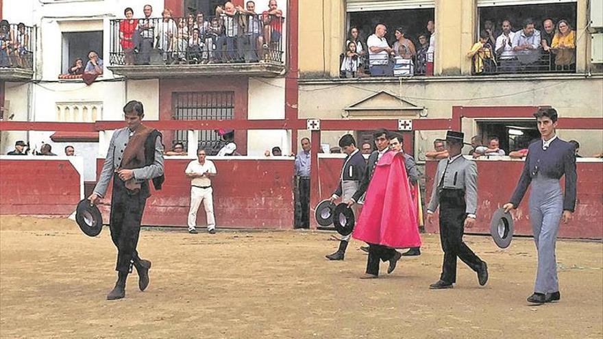 Excelente novillada de toros de Pablo Mayoral en Benassal