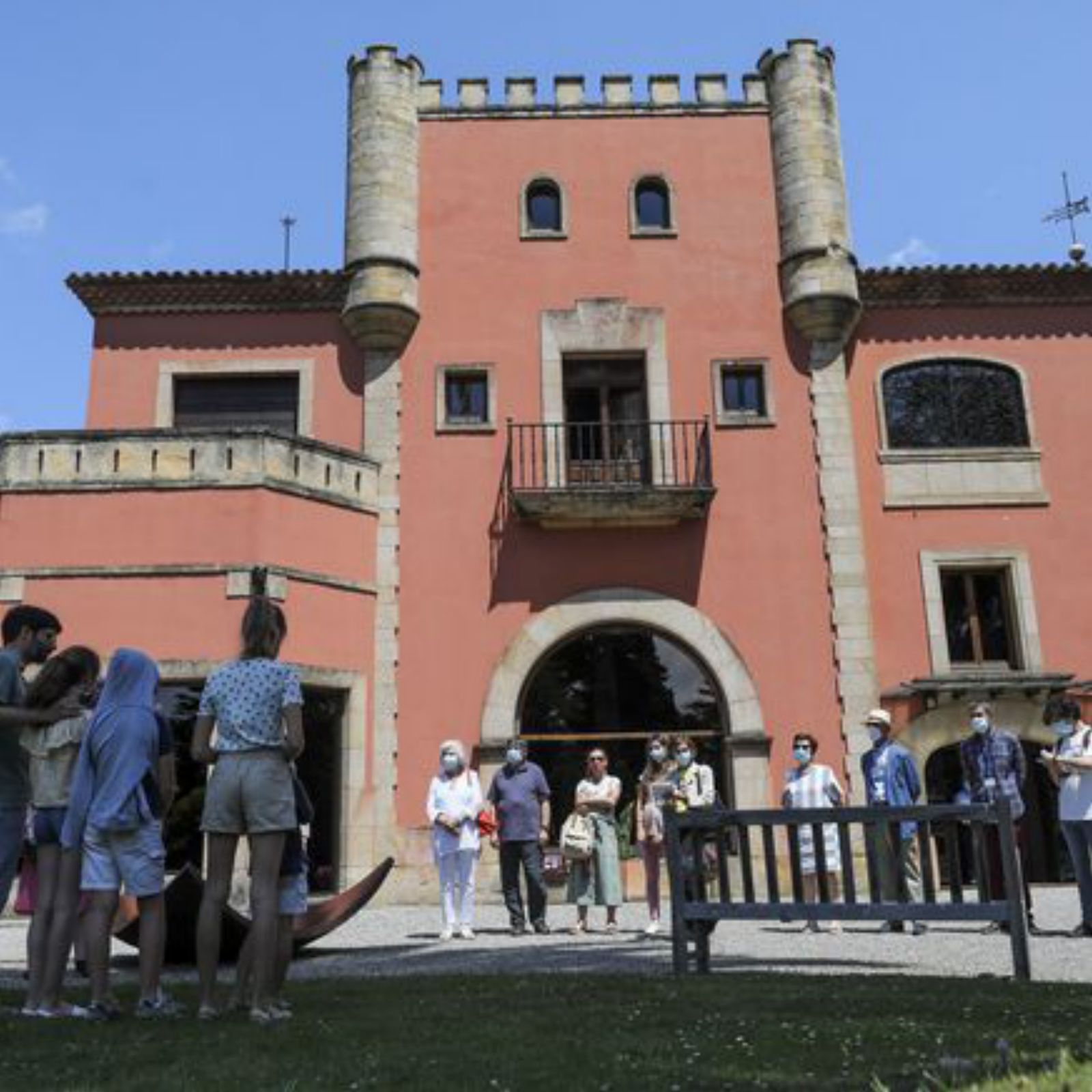 El edificio del Evaristo Valle.