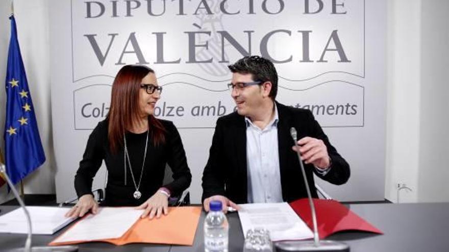 Maria Josep Amigó y Jorge Rodríguez, en la diputación.