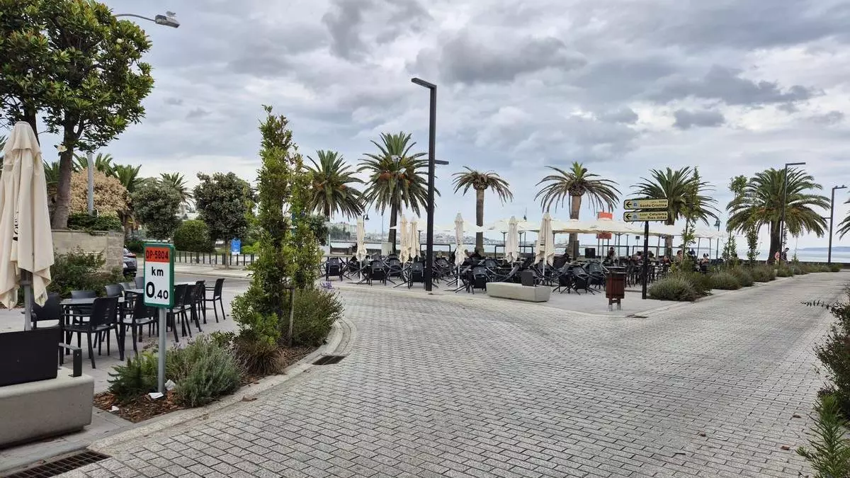 La Xunta da el visto bueno la cesión de la Diputación a Oleiros de de las vías que dan acceso a las playas de Santa Cristina y Bastiagueiro