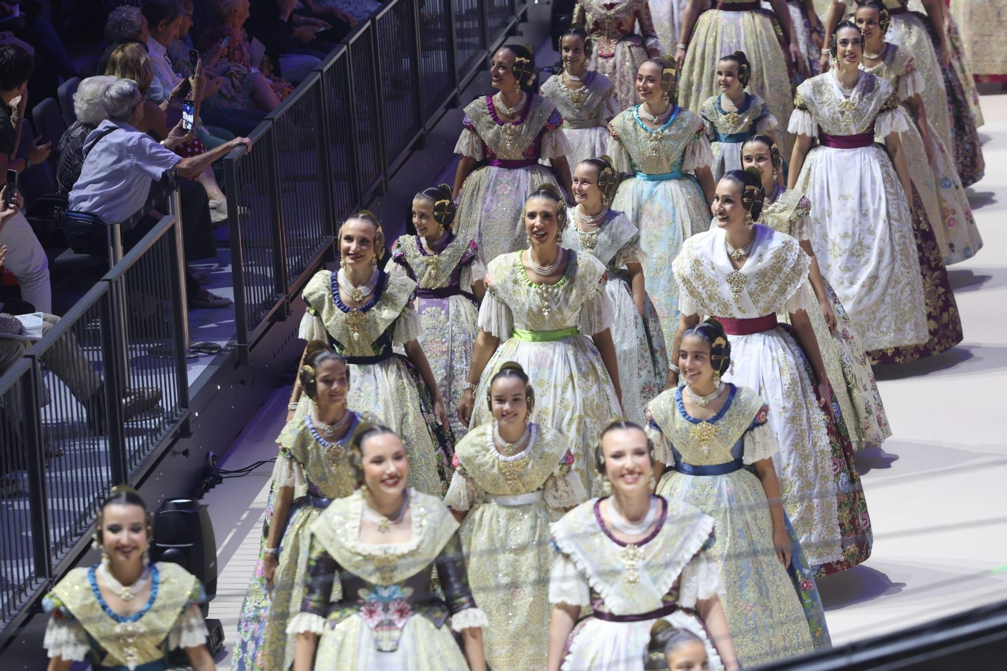 Todas las fotos de la gala de elección de candidatas a fallera mayor de València 2026