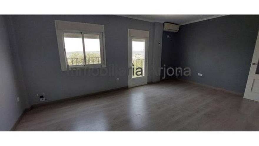 Piso barato en venta en Lucena