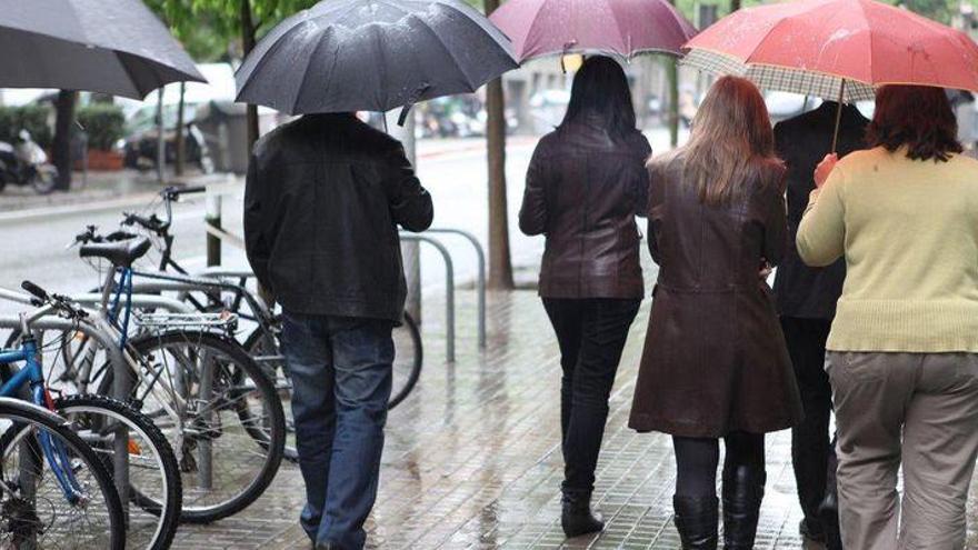 La lluvia amenaza con deslucir el puente del Pilar en la provincia de Castellón