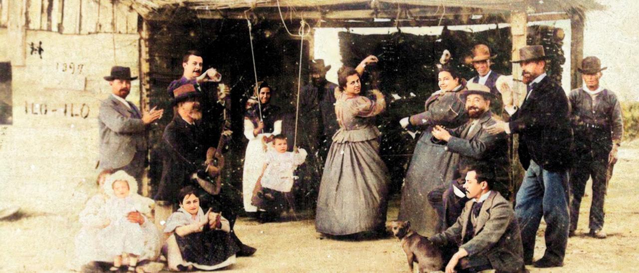 Bailando peteneras en el lugar conocido por `Ilo-Ilo´ (Torrevieja, 1897). / Colección de F. Sala