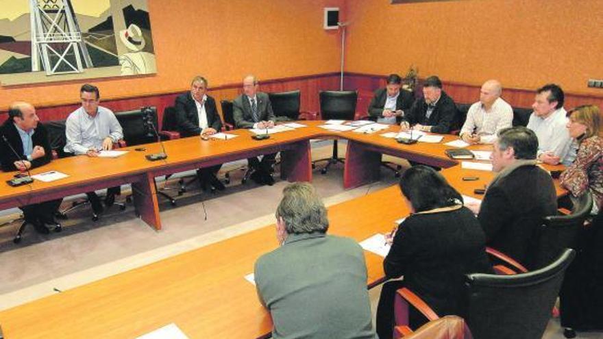 Reunión de la comisión permanente de Acom celebrada el 18 de enero en Mieres.