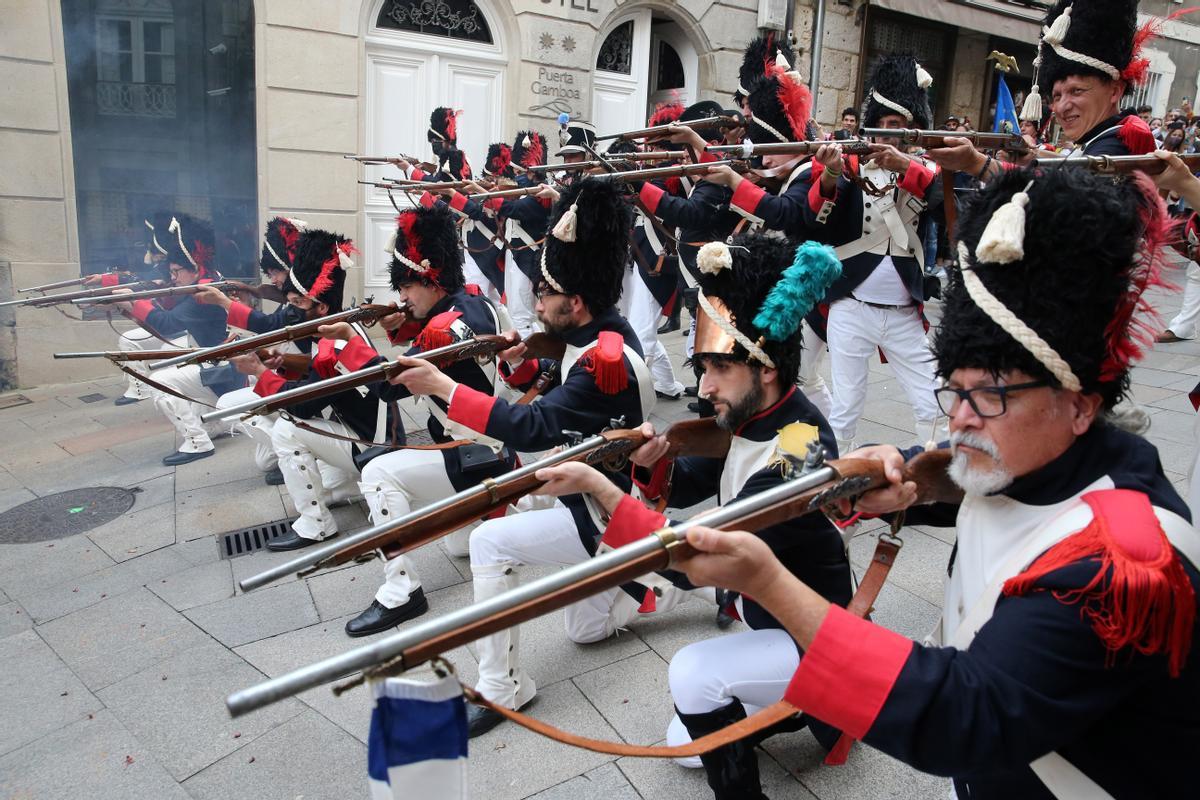 Los vigueses abarrotan las calles del Casco Vello en el día grande de la Reconquista