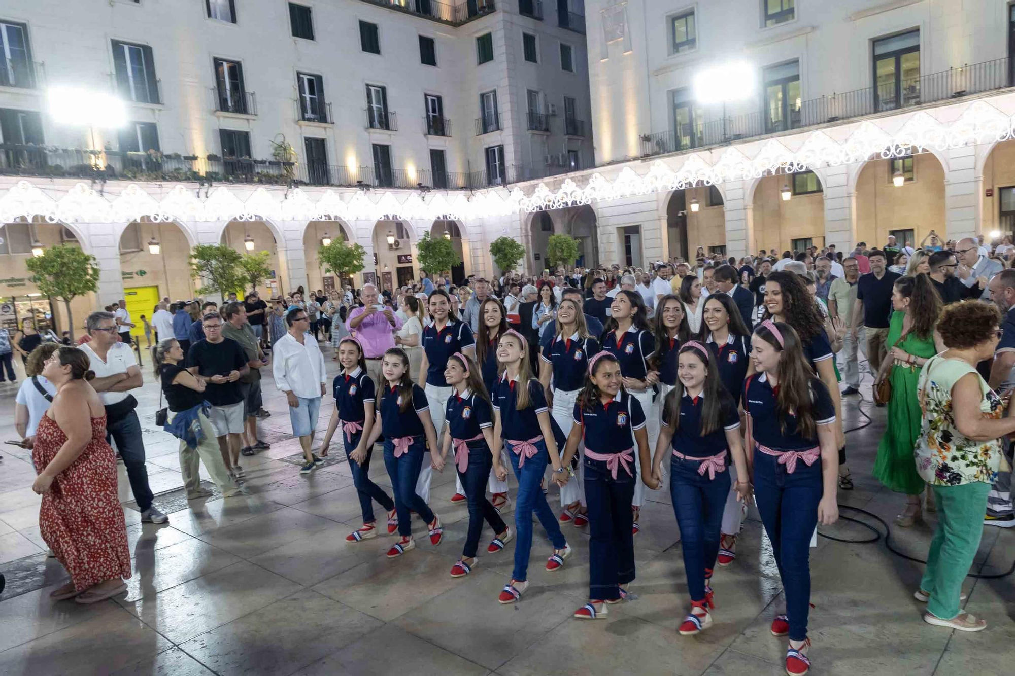 Alicante enciende las Hogueras 2025