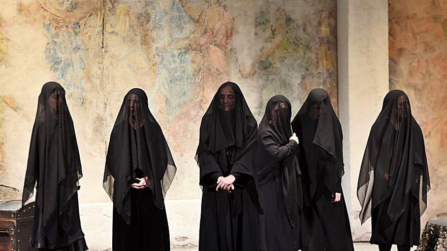 Aplausos para ‘La casa de Bernarda Alba’.